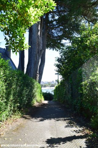 Chemin menant à l'Odet depuis les rues de Sainte Marine