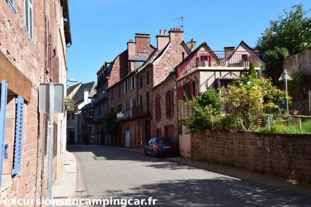 balade dans les rues de Villecomtal