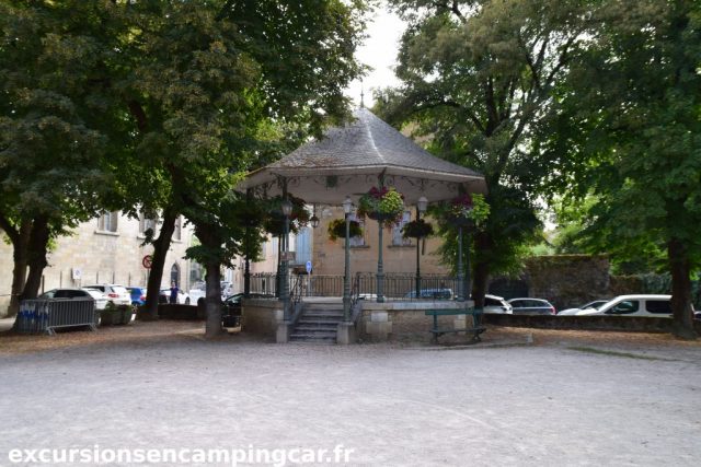 Le Kiosque à musique , Place de la raison