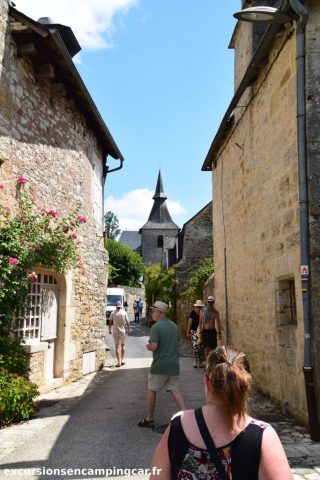 Vue sur le clocher de l'église Saint-Paul de Turenne