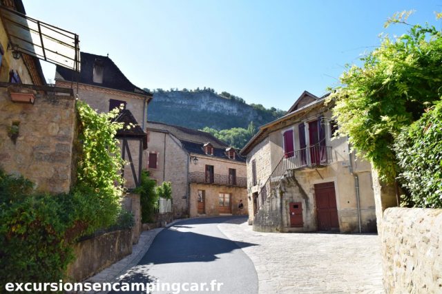 Balade dans les rues d'Autoire