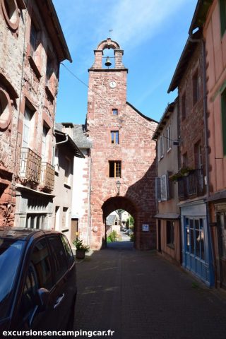 La Porte de rue principale