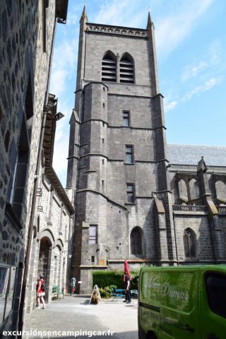 Autre vue de la place d'Armes