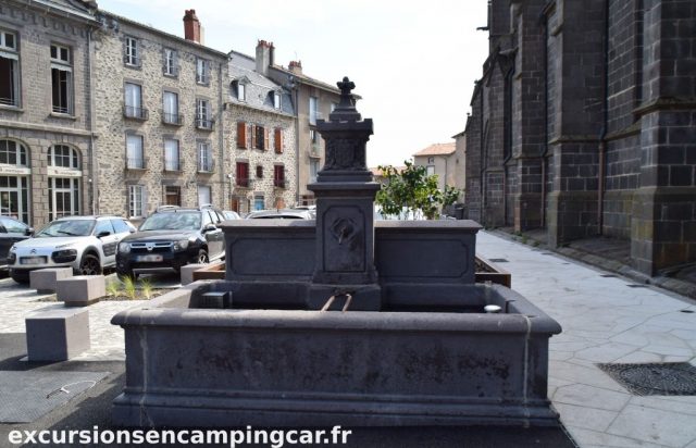 Fontaine de la place d'Armes