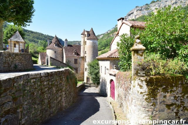 balade dans les ruelles d'Autoire
