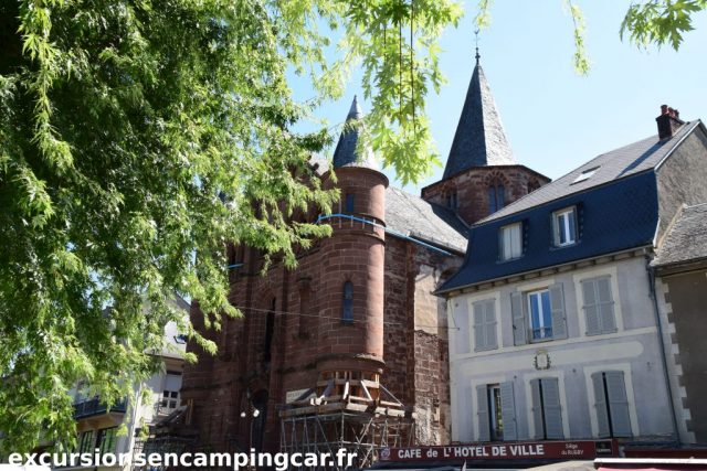 L'ancienne église Saint Jean-Baptiste d'Espallion