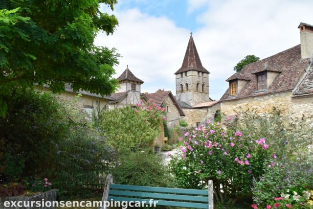Vue sur le clocher de l'église de Carennac