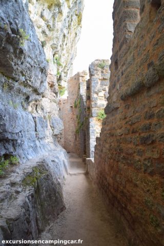 Vue intérieur de ce qu'il reste du château des Anglais