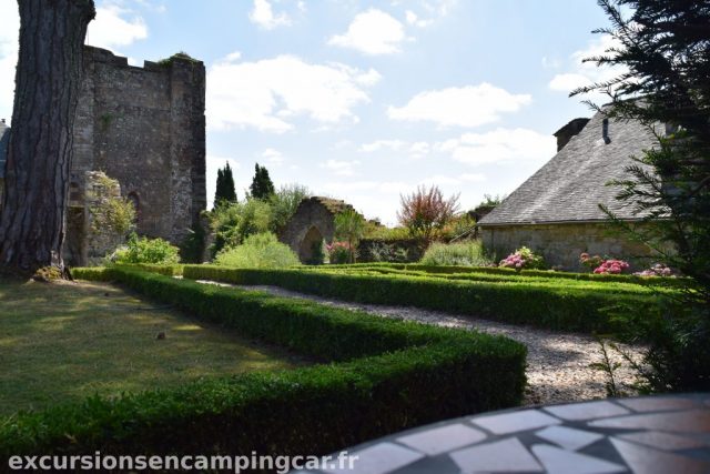 le jardin à la française du chateau de Turenne