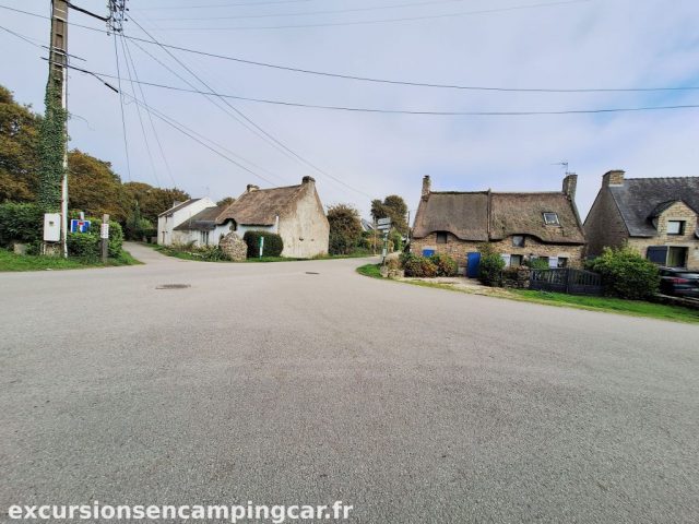 Carrefour entre la mer et le château de Suscinio