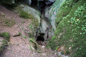 DSC 0001-Grottes-de-Saulges